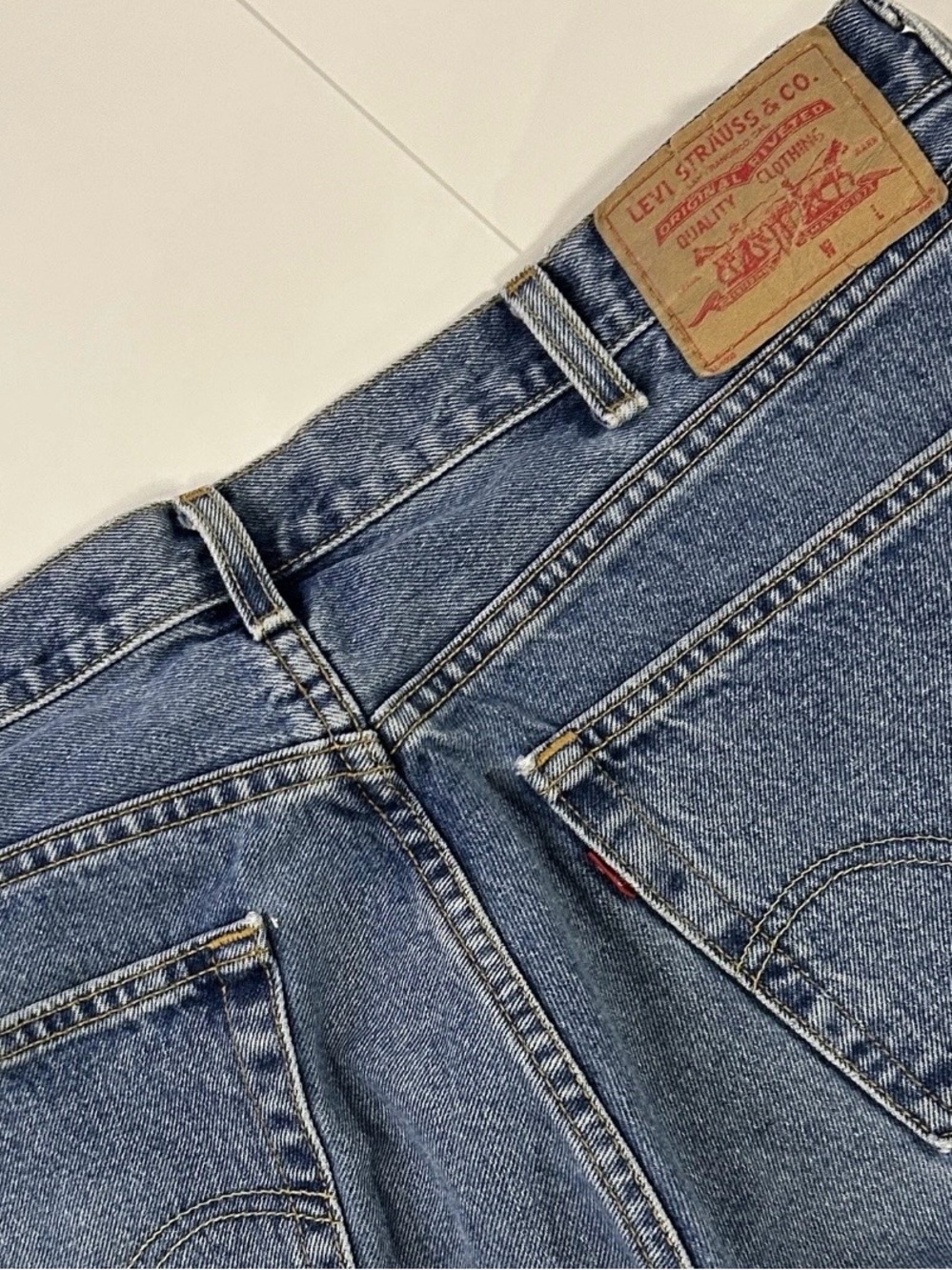 Vintage 90s Levi’s Euro Fit Jeans Size 38/39 Blue | Blank Red Tab